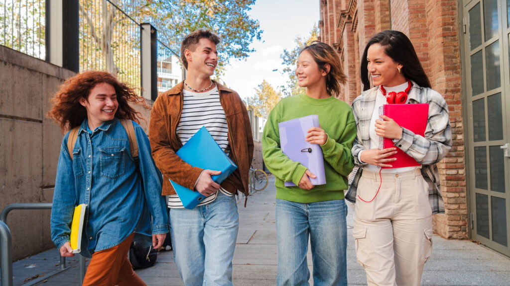Requisitos para ingresar a Trabajo Social en la Universidad Alberto Hurtado