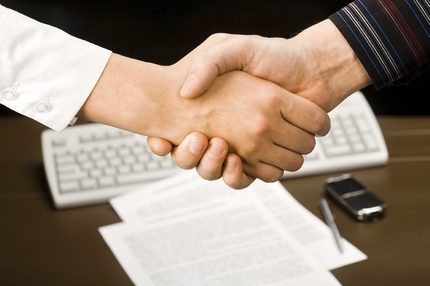 Cómo funciona un contrato de mutuo cuando prestas dinero
